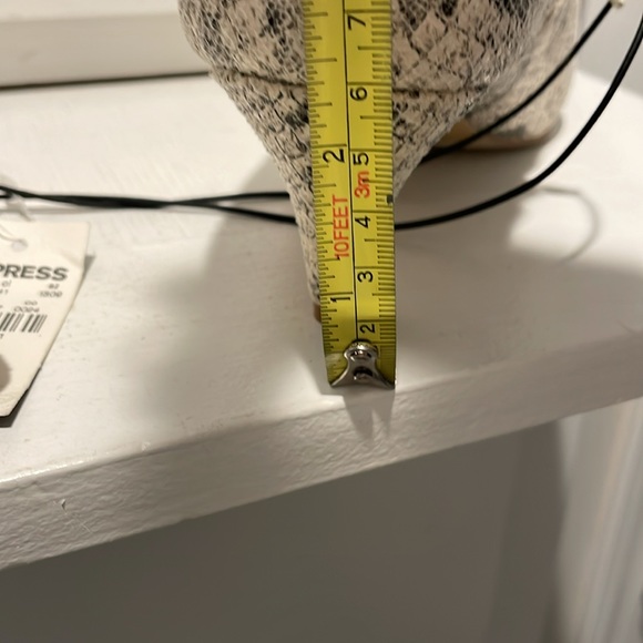 🐍NWT Express Faux Snake Skin Booties. - Picture 9 of 9